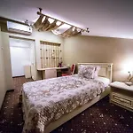 Vintage Hotel 3*