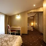 Vintage Hotel 3*